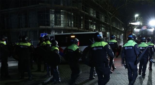 Yasağın dördüncü gününde Hollanda&#039;da protestolar sürüyor