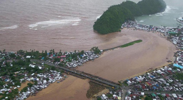 Filipinler’de 50 binden fazla kişi fırtına nedeniyle tahliye edildi