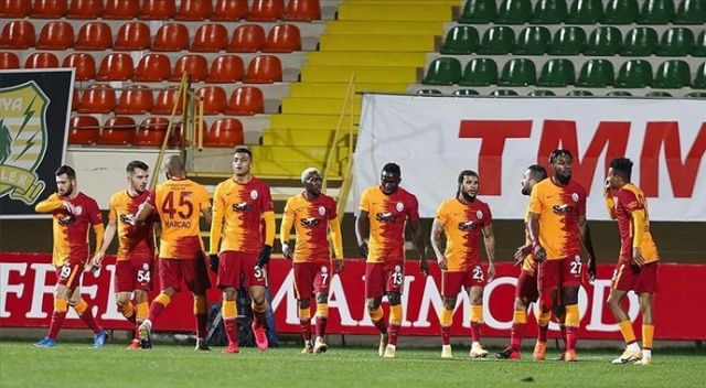 Galatasaray savunmasıyla Süper Lig&#039;in zirvesinde