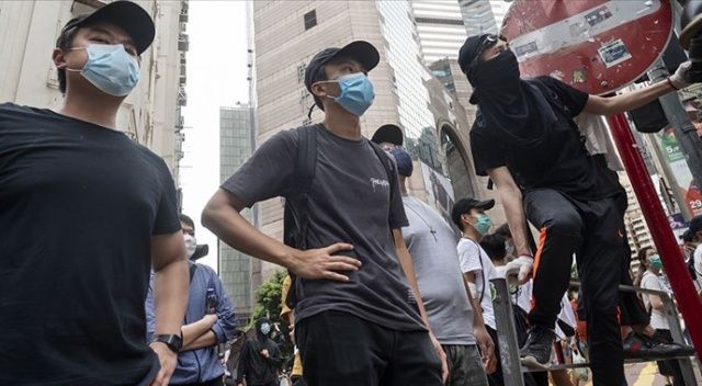 Hong Kong&#039;da 47 aktivist gözaltına alındı