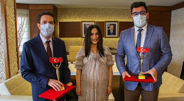 İhlas Medya Ankara Temsilcisi Batuhan Yaşar&#039;a &#039;Yılın Medya Yöneticisi&#039; ödülü