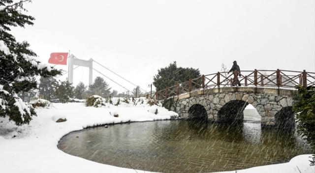 İstanbul&#039;da kar yağışı bazı bölgelerde etkili olmaya devam ediyor