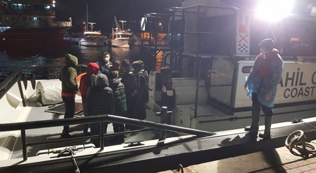 İzmir&#039;de Türk kara sularına geri itilen 9 sığınmacı kurtarıldı