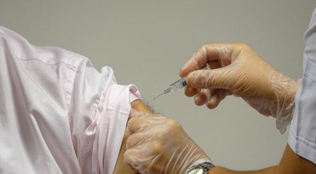 Korona aşısı olan anabilim başkanı antikor sonuçlarını paylaştı, gören sıraya girdi
