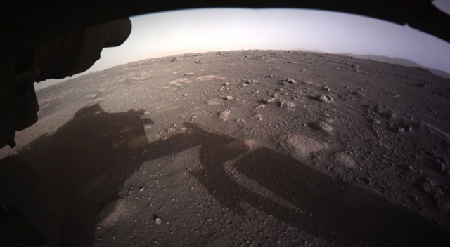 NASA, Perseverance&#039;ın Mars&#039;a inişinden 24 saat sonra yayımladı!