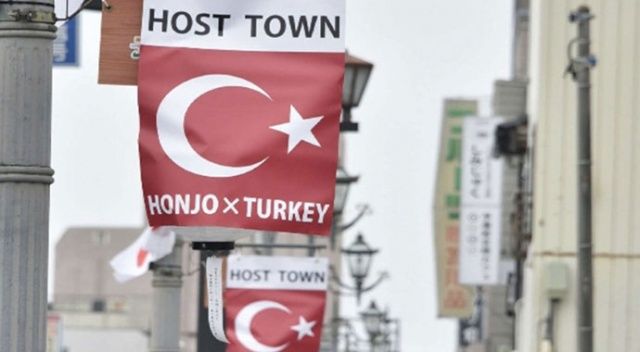 Olimpiyatlar öncesinde Japonya’da Honjo şehri Türk bayraklarıyla süslendi