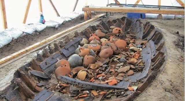 Ordulu balıkçıların ağlarına bin yıllık amforalar takıldı