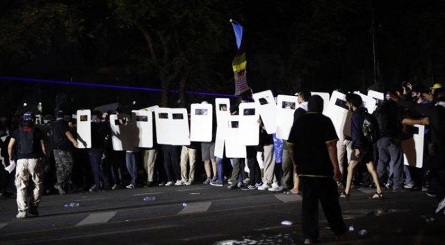 Tayland&#039;daki protestolarda 20 polis yaralandı, 7 kişi gözaltına alındı