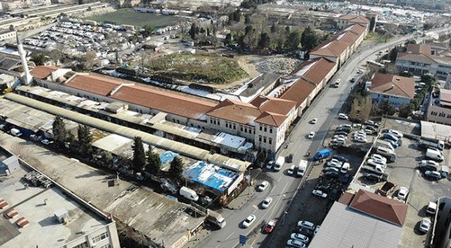 Türkiye’nin en büyük kütüphanesi olacak olan Rami Kışlası açılmak için gün sayıyor