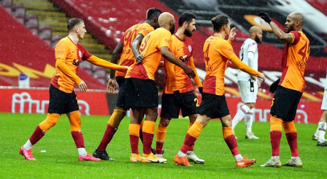 Galatasaray&#039;da 2 futbolcunun testi pozitif çıktı