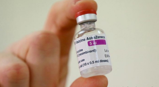 İrlanda, Oxford-AstraZeneca Kovid-19 aşısının kullanımını geçici olarak durdurdu
