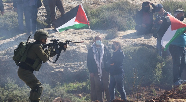 İsrail askerleri Batı Şeria’da iki Filistinliyi vurdu