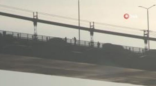 Köprüde intihar girişiminde bulunan şahıs 4 saat sonra ikna edildi