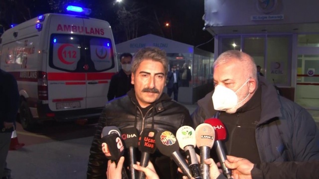 Rasim Öztekin&#039;in ölüm haberi sonrası sevenleri hastaneye akın etti