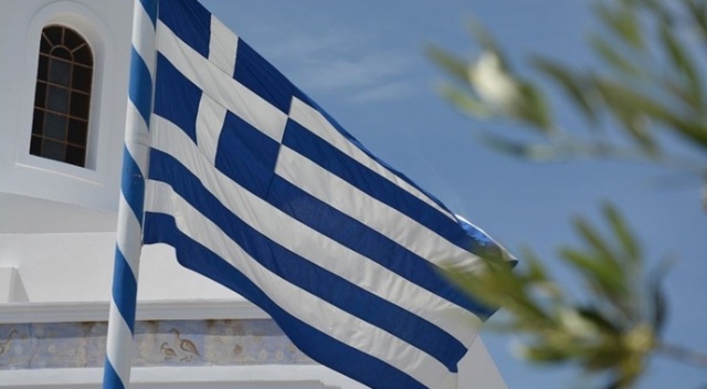 Yunan ekonomisi yüzde 8,2 küçüldü
