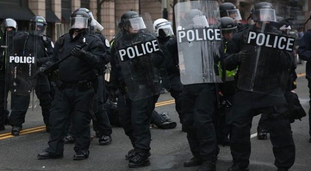 ABD polisi siyahi genci öldürdü, protestocular sokaklara indi