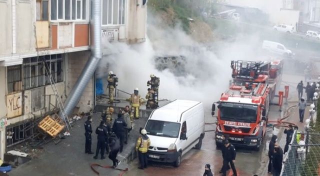 Arnavutköy&#039;de hırdavat deposunda yangın: 4 ölü