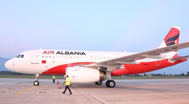 Arnavutluk&#039;ta hava trafik kontrolörlerinin eylemi tüm uçuşları iptal ettirdi