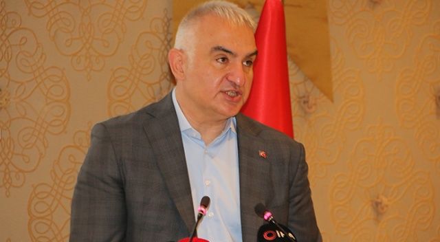 Bakan Ersoy: Mayıs sonuna kadar tüm turizm çalışanları aşılanacak