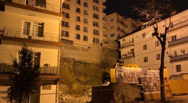 Bakan Soylu, çökme tehlikesi bulunan binada incelemelerde bulundu