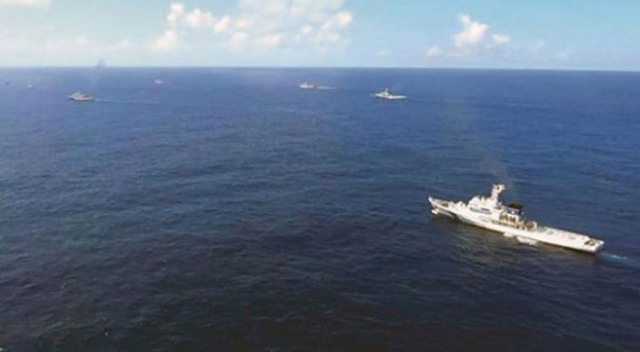 Çin&#039;e ait iki gemi Doğu Çin Denizi&#039;nde Japonya kara sularına girdi