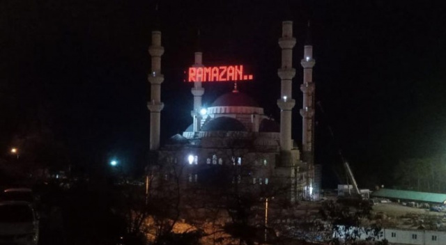 Erdoğan&#039;ın açılışını yapacağı Uzunmehmet Camii&#039;nde Ramazan hazırlığı