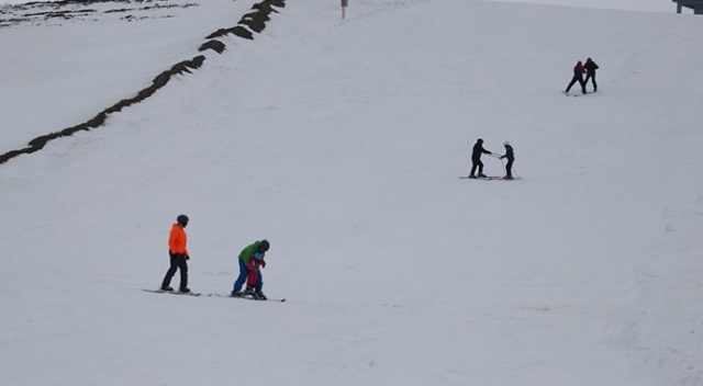 Ilgaz Dağı&#039;nda nisan ayında kayak keyfi