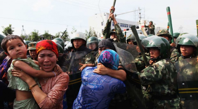 İngiliz Parlamentosu, Çin&#039;in Uygur Türklerine yönelik baskılarını &quot;soykırım&quot; olarak tanıdı