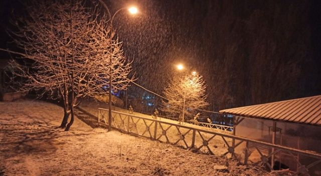 Kahramanmaraş&#039;ta nisan ayında kar sürprizi