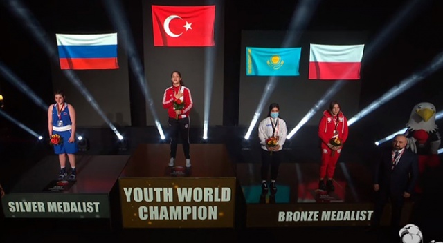 Milli boksçu Büşra Işıldar Dünya Şampiyonu oldu