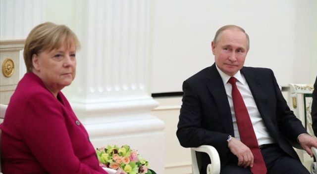 Putin ile Merkel, Donbass’ı görüştü