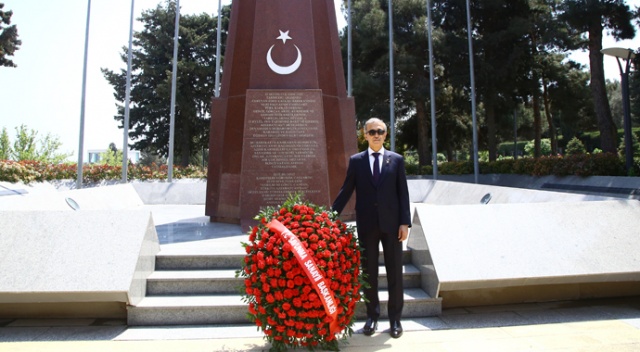 Savunma Sanayii Başkanı Demir Azerbaycan&#039;da şehitlikleri ziyaret etti