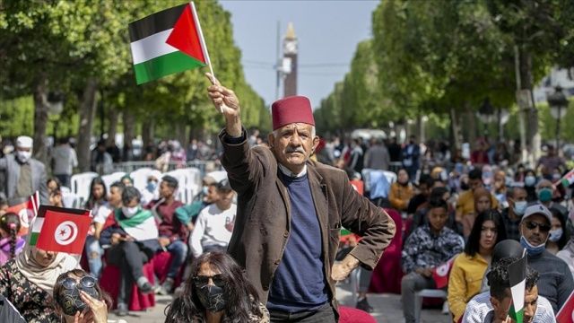 Tunuslular, Toprak Günü münasebetiyle Filistin&#039;e desteğini gösterdi