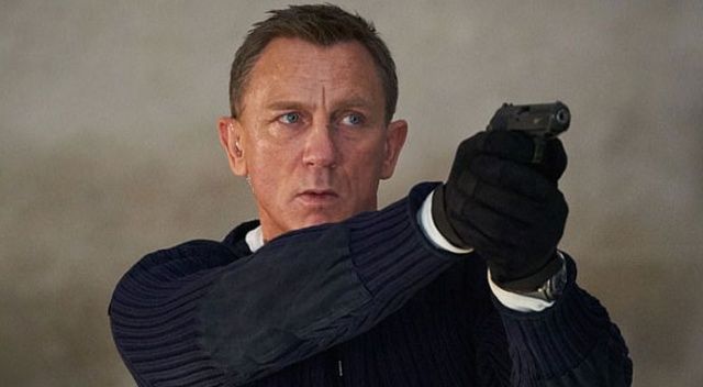 Yeni James Bond dünyanın en şatafatlı galasıyla vizyona girecek