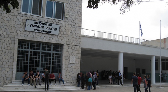 Yunanistan&#039;da azınlık mensubu Türk öğretmenler Kovid-19 aşı listesine alınmadı