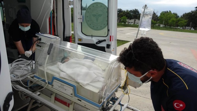 4 günlük bebek ambulans helikopter ile kurtarıldı