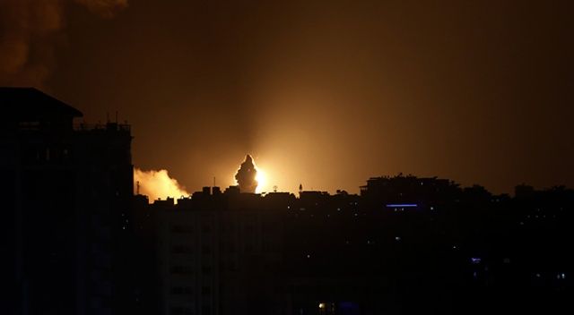 Filistin, başkent Tel Aviv&#039;e roket yağdırmaya başladı