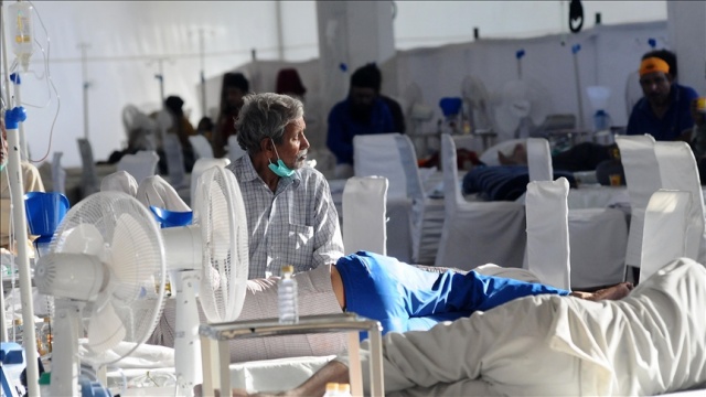 Hindistan&#039;da koronavirüsten ölenlerin sayısı 318 bin 895&#039;e yükseldi