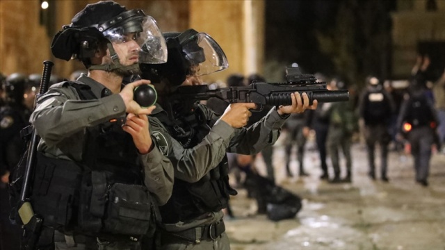 İsrail güçleri Kudüs&#039;te 13 Filistinliyi gözaltına aldı