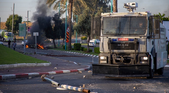 İsrailliler saldırılara dayanamadı: O şehirde sokağa çıkma yasağı ilan edildi
