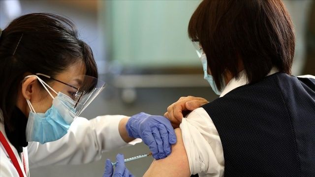 Japonya Moderna ve AstraZeneca aşılarını onayladı
