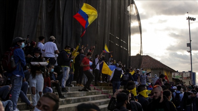 Kolombiya&#039;da hükümet karşıtı protestolar tekrar alevlendi