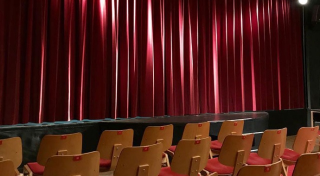 Salgın döneminde özel tiyatrolara 36,5 milyon lira destek