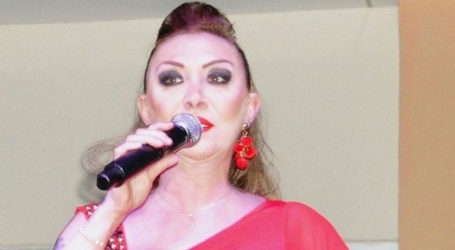 Şarkıcı Güllü, ‘öldü’ iddialarına isyan etti