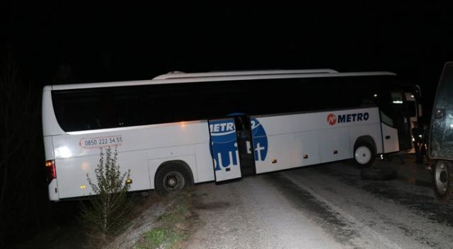Sivas&#039;ta yolcu otobüsü facianın eşiğiden döndü