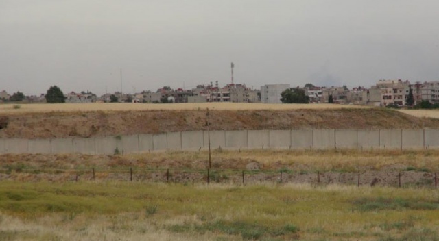 Suriye sınırına &#039;güvenlik duvarı&#039;