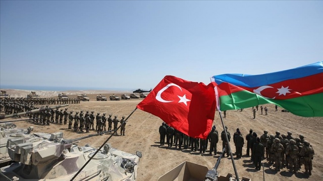 Azerbaycan Savunma Bakanı Hasanov: Bizi bu sınava TSK hazırlamıştı