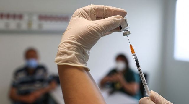 Bakan Koca duyurdu: Bir günde 1 milyon 416 bin doz aşı yapıldı