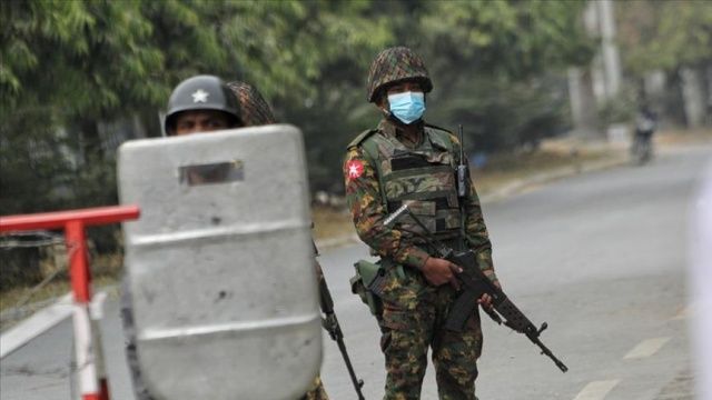 Myanmar&#039;da ordu ile darbe karşıtları arasında çatışma: 2 ölü