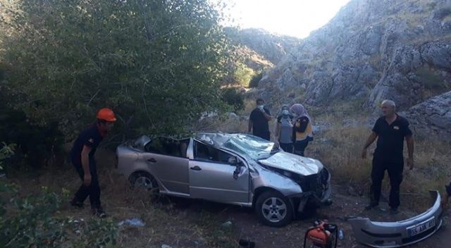 Araba şarampole uçtu: 1 polis öldü, 1 polis yaralandı